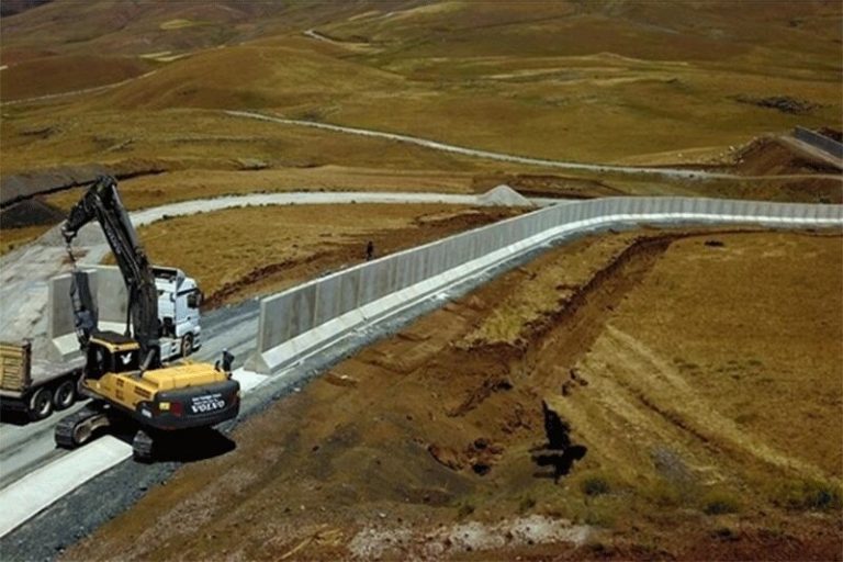 ببینید | دیوارکشیدن ترکیه در مرز ایران برای مقابله با مهاجران افغان