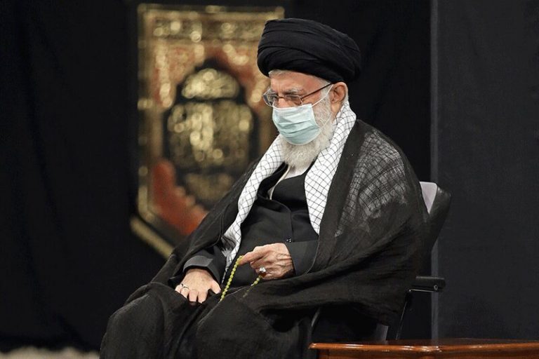 تصاویر | مراسم عزاداری شب عاشورای حسینی با حضور رهبرانقلاب