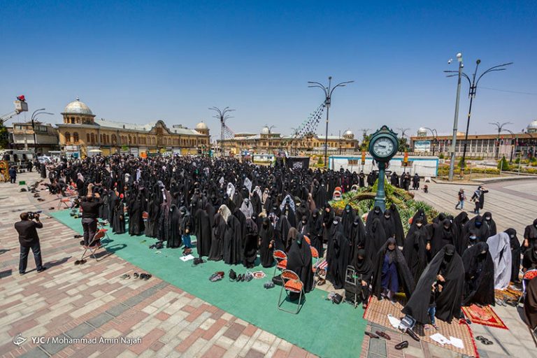 تصاویر | نماز ظهر عاشورا