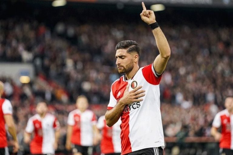 ببینید | ادای احترام علیرضا جهانبخش به اباعبدالله الحسین(ع) در بازی در لیگ اروپا