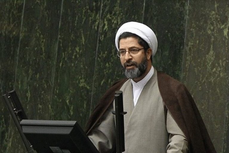 ببینید | بحرینی: بانک‌های خصوصی در حال خشکاندن ریشه اقتصاد کشور هستند