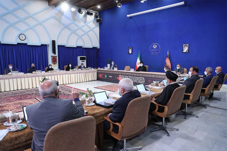 عکس | خوش و بش رئیس جمهور دولت سیزدهم با برخی از وزرای دولت قبل