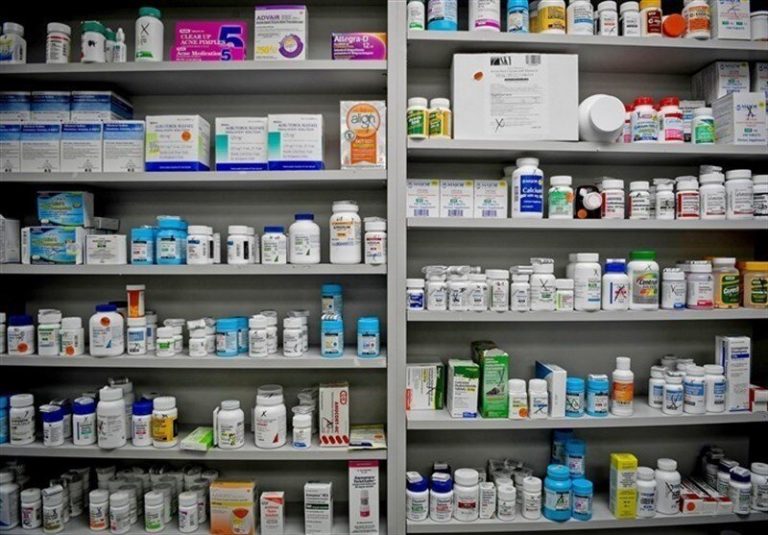 داروی فاوی پیراویر تحت پوشش بیمه نیست/ تهیه ی داروهای کرونایی تنها از داروخانه های عرضه داروهای بیماران خاص
