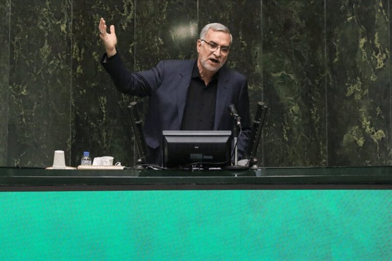 عکس | حضور وزیر پیشنهادی بهداشت «بدون ماسک» در جمع نمایندگان مجلس!