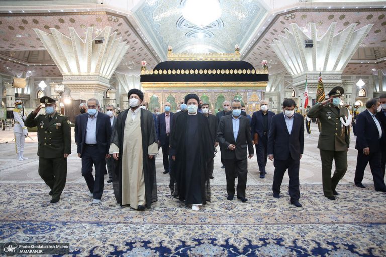 تصاویر | تجدید میثاق رئیس جمهور و اعضای دولت سیزدهم با آرمان های بنیانگذار انقلاب