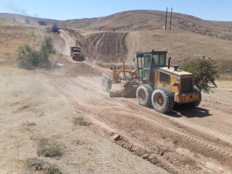 احداث جاده روستایی بلوز به صفیارخان تکاب پایان یافت