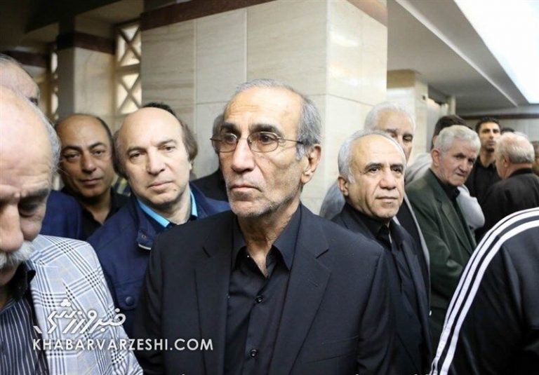 استقلال شبیه بنگاه شده است/ دفاع چپ نداشتیم دنبال دفاع راست میگشتند!/ آقای وزیر این بساط را سریعا جمع کنید