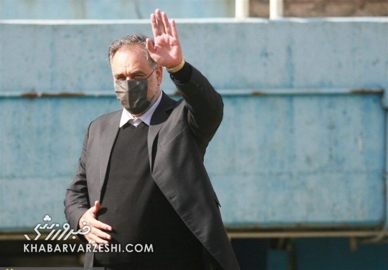 ببینید| مددی اتومبیل باشگاه استقلال را تحویل داد