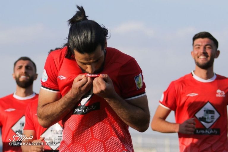 مهاجم پرسپولیسی دوباره با تراکتور توافق کرد