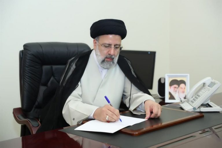 نامه تاریخی پیشکسوتان استقلال و پرسپولیس به رئیسجمهور/ تقاضای جالب ۴۰ چهره مشهور سرخابی