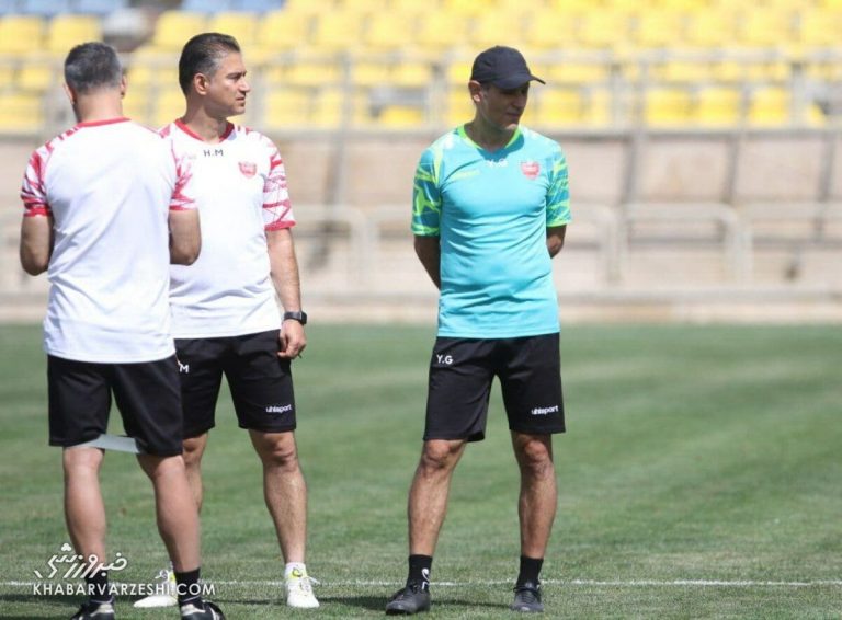 عکس| بازدید نمایندگان پرسپولیس از ورزشگاه استقلال دوشنبه
