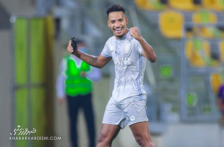 مقایسه جالب هافبک ۱۰ میلیاردی پرسپولیس با ستاره ۵۰۰ میلیاردی الهلال