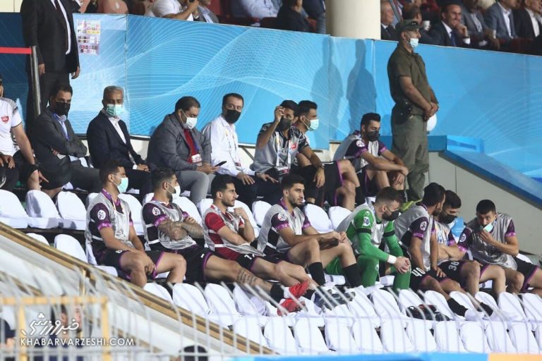 عکس| نیمکت پرستاره پرسپولیس در تاجیکستان/ خریدهای جدید آماده فرمان یحیی