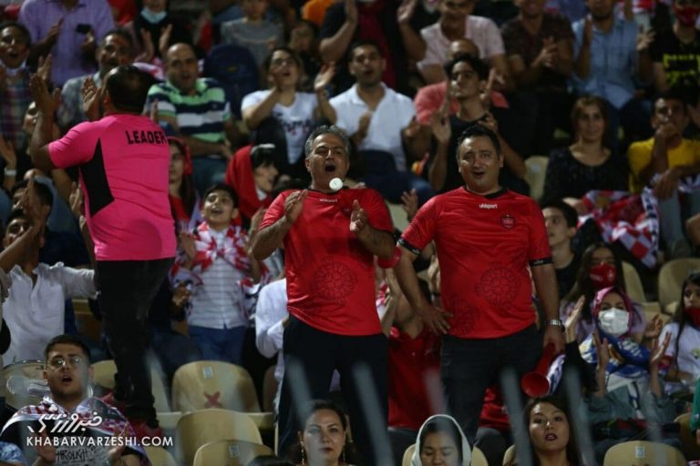 ۱۷ هزار تماشاگر تاجیک واکسن زدند و بازی استقلال و پرسپولیس را دیدند