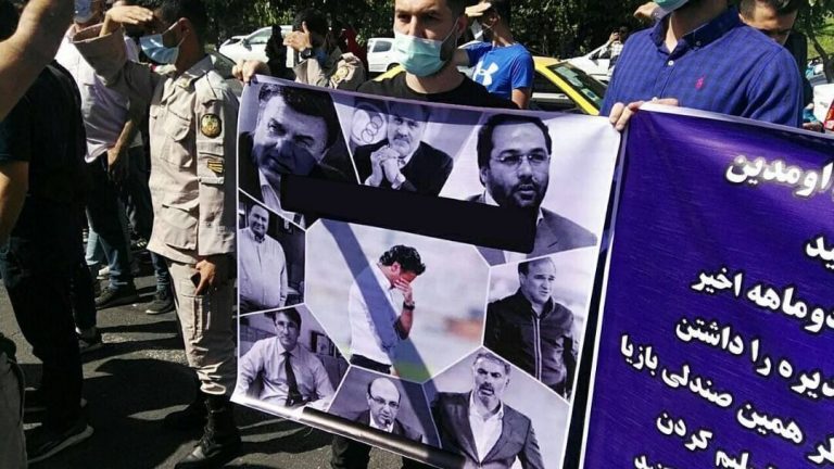 آقای وزیر؛ اوضاع قاراشمیش است!/ اختلاف، مصاحبه تلویزیونی، تجمع مقابل وزارت ورزش، حملههای مددی و مجیدی …