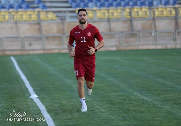 عکس| ستاره پرسپولیس برای بازی با الهلال استارت زد