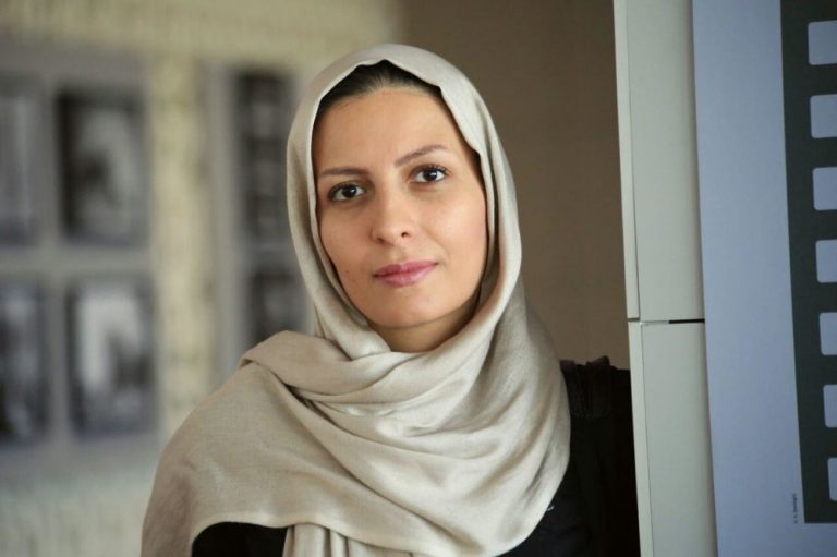 روایتی زنانه از حضور در ورزشگاه آزادی