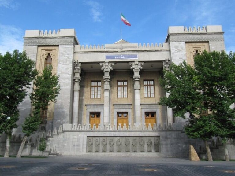 وزارت خارجه اعلام کرد:پاسخگویی به سوالات و درخواستهای هموطنان در حوزه امور کنسولی در سامانه «پرسش»