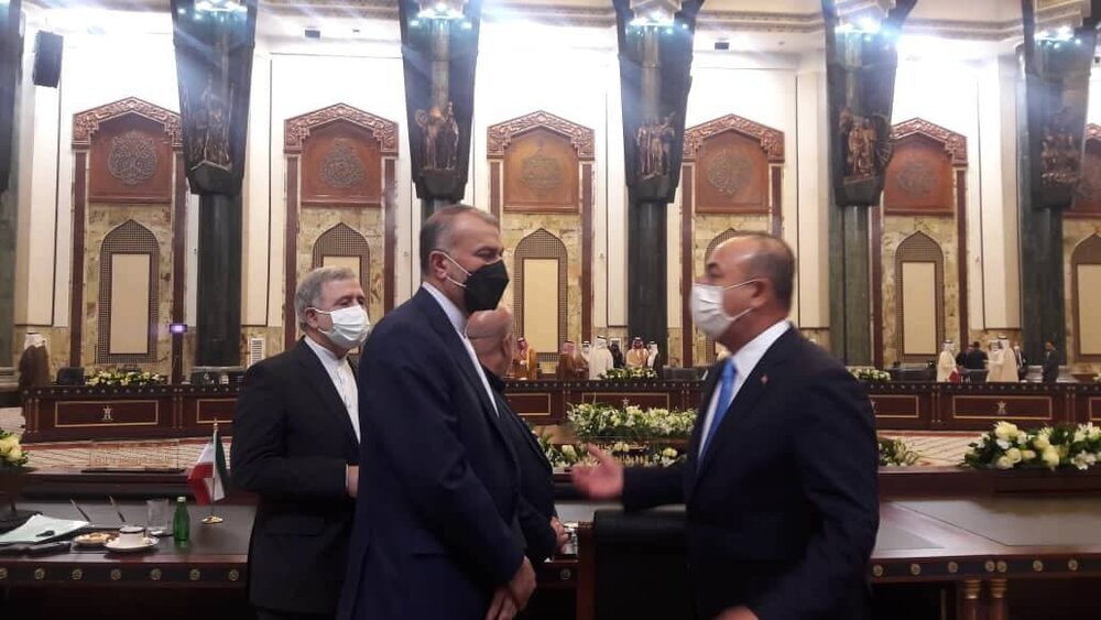 سفری دیپلماتیک که برخی حاشیهها بر متن آن سنگینی کرد