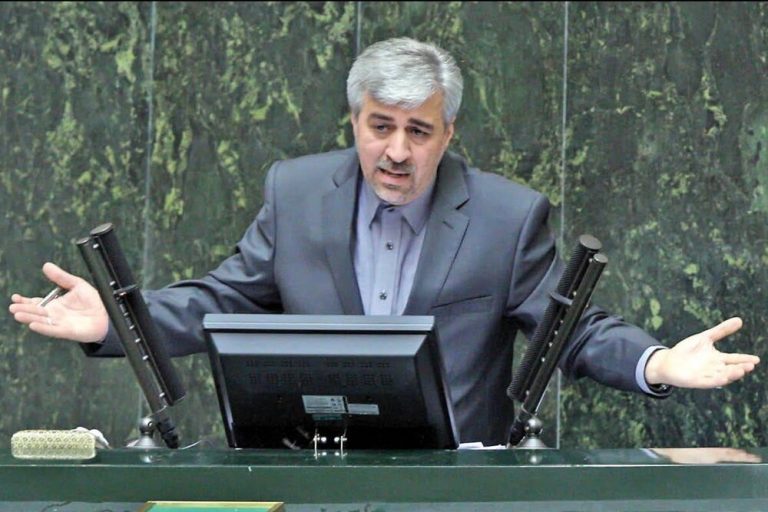 وزیر ورزش: من رنگی نیستم