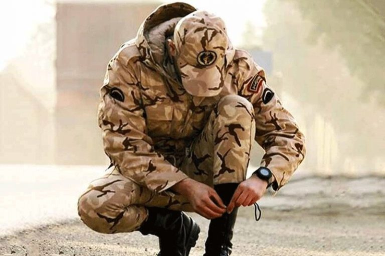 اینفوگرافیک | مضرات فرار از خدمت سربازی در مقابل مزیتهای انجام آن