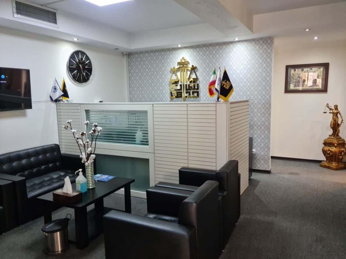 بهترین وکیل پایه یک دادگستری برای مشاوره حقوقی را از تهران مدافع انتخاب کنید