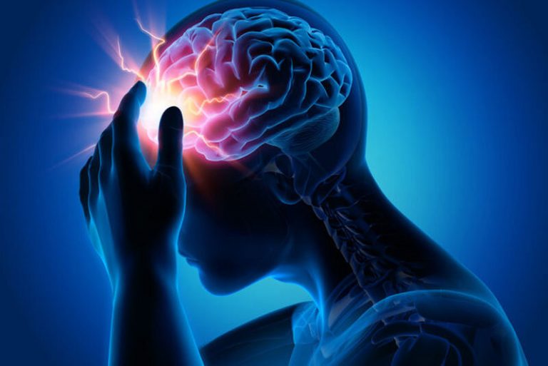 ببینید | چند توصیه‌ برای مواجهه با تشنج بیمار