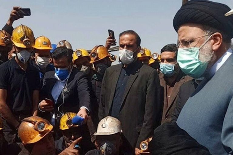 ببینید | درددل کارگران معدن زغال سنگ طبس در حضور رئیس جمهور