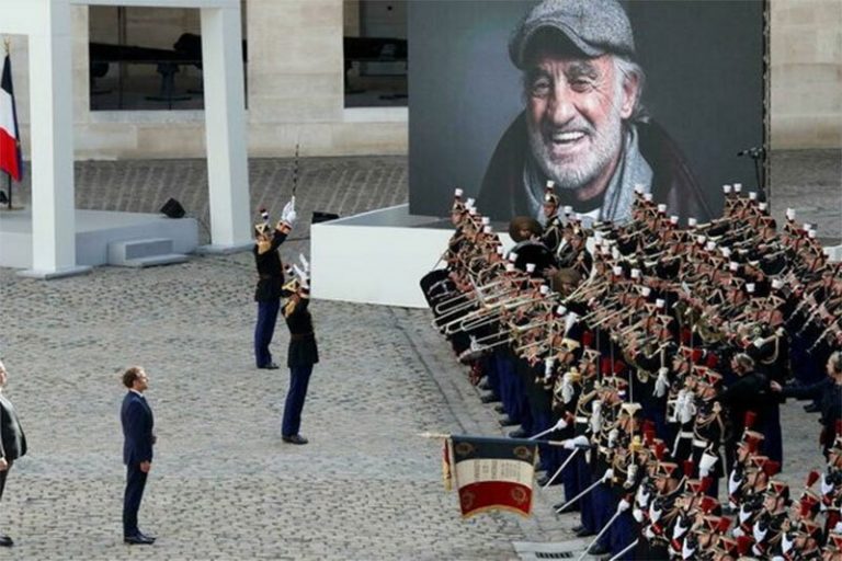 ببینید | خداحافظی باشکوه با بلموندو در پاریس؛ فرانسه به ستاره «موج نو» ادای احترام کرد
