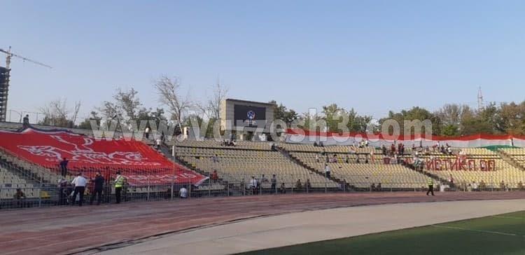 پرچم پرسپولیس در تاجیکستان به اهتزاز درآمد/عکس