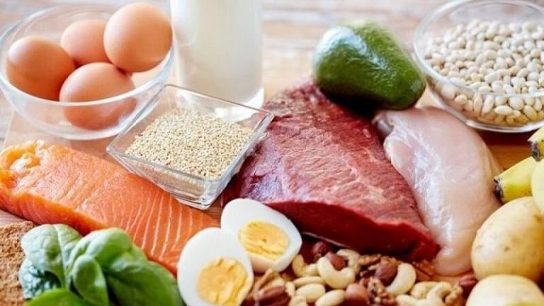 در طول روز خیلی گرسنه میشوید؟ این غذاها را بخورید
