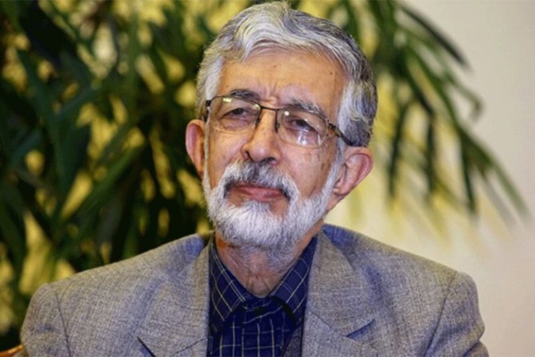 ببینید | واکنش جالب حداد عادل به عبارت «دراز آویز زینتی» به جای کراوات