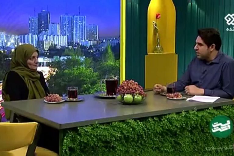 ببینید | رسوایی بزرگ در دانمارک؛ جدا کردن مادر و فرزند به خاطر تشویق به نماز