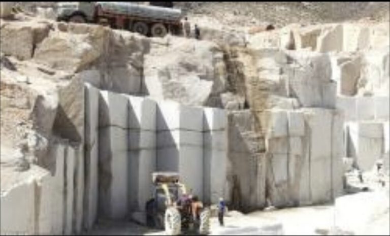 استخراج ۳ هزار و ۷۰۰ تن ماده معدنی از معادن چهارمحال وبختیاری