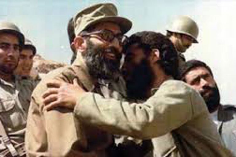 ببینید | تصاویری از رهبر انقلاب در خط مقدم جبهه