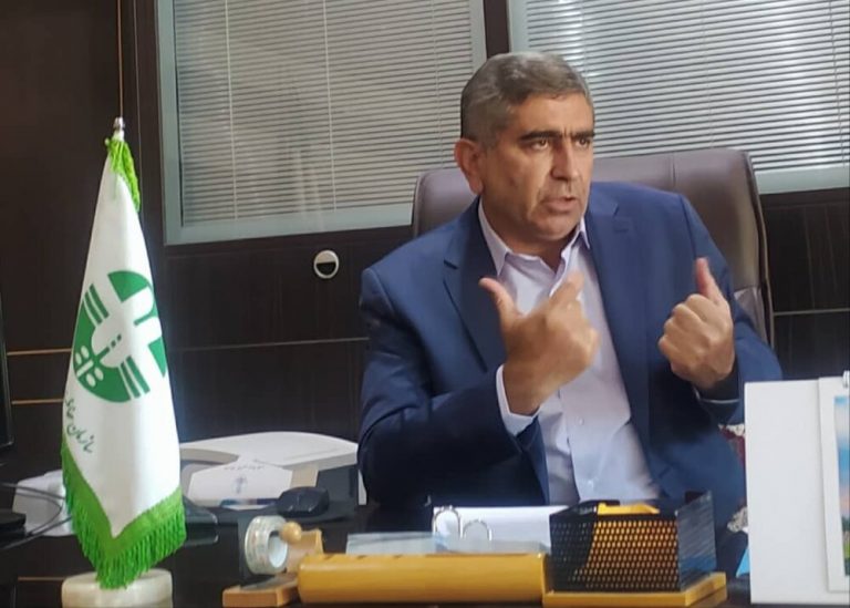 تلاش برای مهار آتشسوزی در سفید کوه خرمآباد