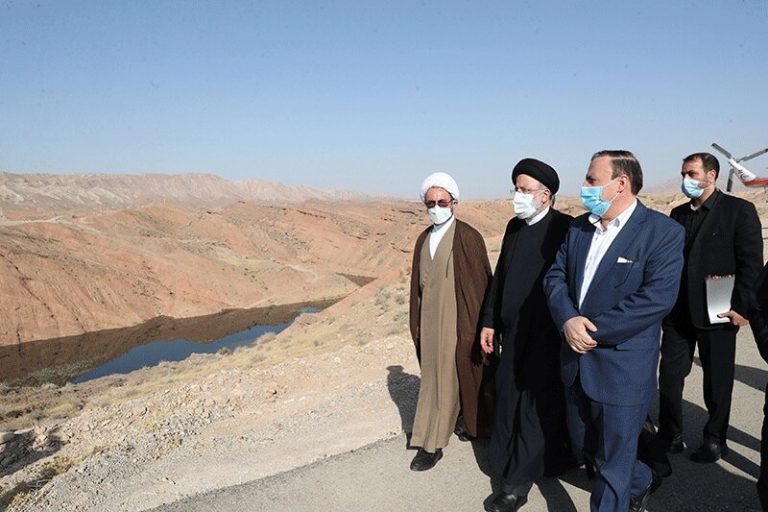 تصاویر | بازدید سید ابراهیم رئیسی از روند تکمیل سد مخزنی کنجانچم ایلام