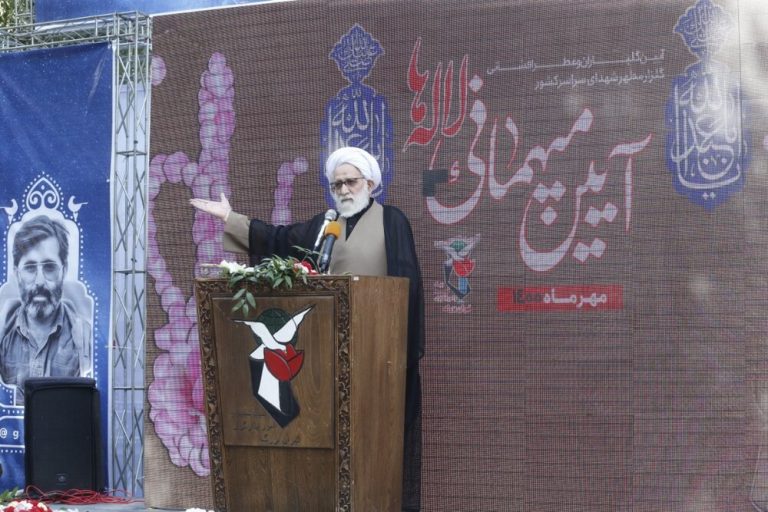 مراسم «میهمانی لالهها»، گلباران و عطرافشانی مزار مطهر شهدای بهشت زهرا (س) برگزار شد