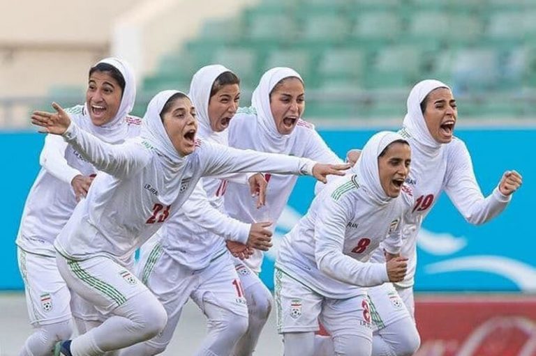 ببینید | همخوانی سرود «جاوید وطن» توسط دختران تیم ملی فوتبال ایران