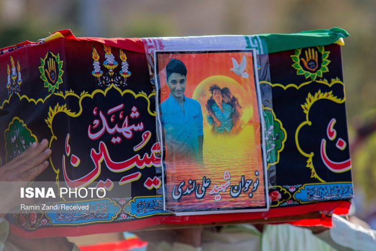 تصاویر | خاکسپاری پیکر «علی لندی» نوجوان فداکار ایذهای