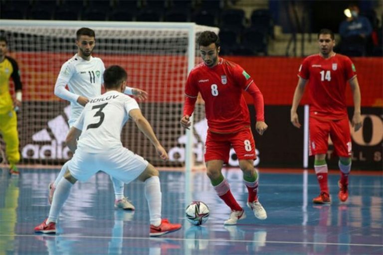 ببینید | این تصمیم جنجالی داور تیم ملی فوتسال ایران را مقابل قزاقستان به زمین زد