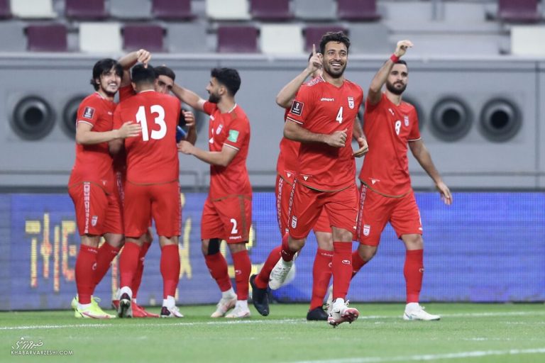 اخراج ۲ دقیقهای شجاع خلیل زاده مقابل امارات/ VAR به داد ایران رسید