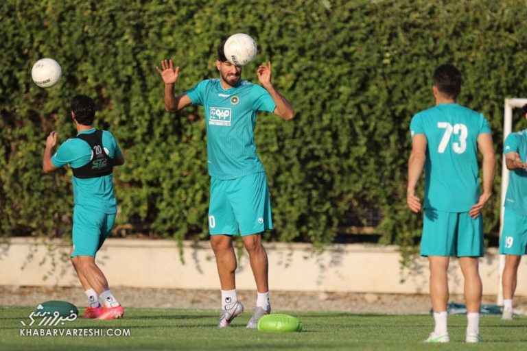 اولین تصویر از تقابل شهریار مغانلو با پرسپولیس