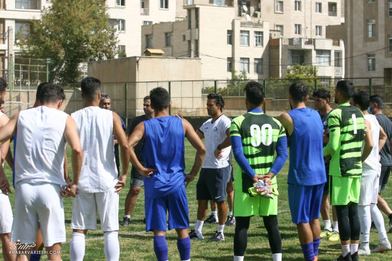 ادامه بلاتکلیفی استقلالیها برای برگزاری تمرینات