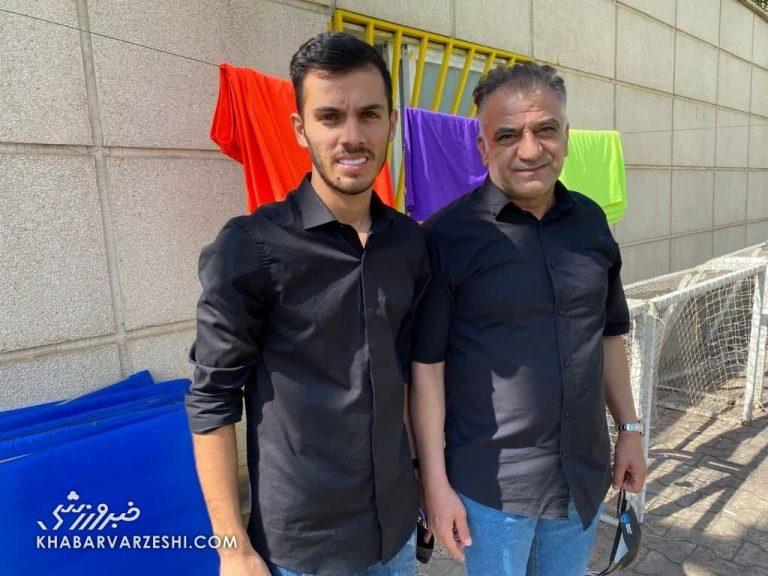 عکس| خرید جنجالی استقلال با لباس شخصی در تمرینات