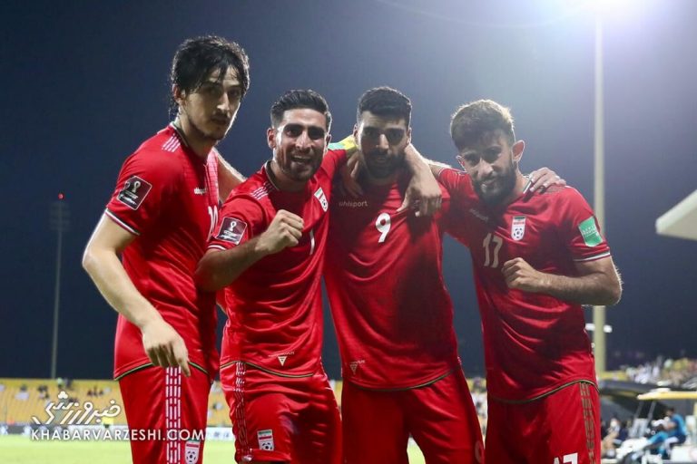 تصاویر| مهدی طارمی هم لوگو بوسید/ فریم به فریم با شادی گل ستاره تیم ملی