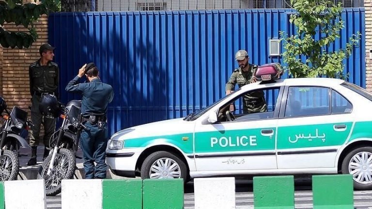 مردم هر روز ۱۱۰۰۰۰ تماس با فوریتهای پلیس میگیرند