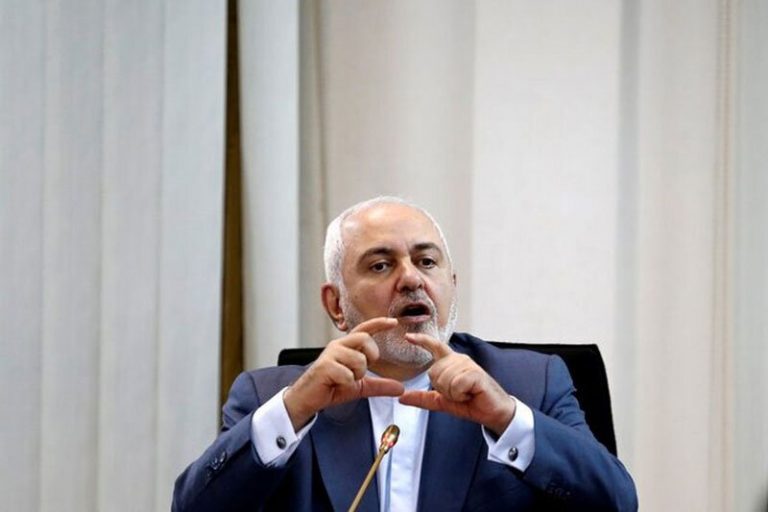 حمله اصولگرایان به برجامی که آن را نخواندهاند/ آیا ظریف برجام نخوانده را امضا کرده است؟!