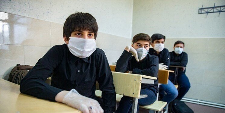 واکسیناسیون ۱۲ تا ۱۸ ساله‌ها شروع شده است/ بازگشایی مدارس از آبان؟