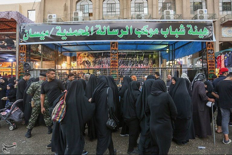 تصاویر | موکبهای خدمت رسانی به زائرین اربعین حسینی در اطراف بین الحرمین